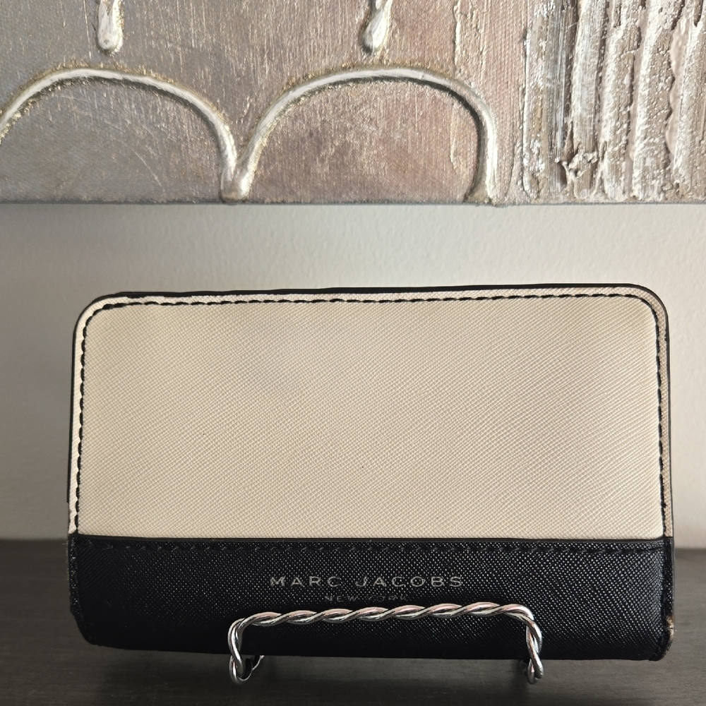 Marc Jacobs Two-Tone Black and Cream Card Holder